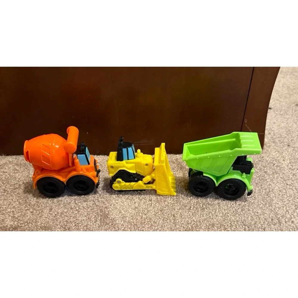 Play- doh wheels 3 trucks